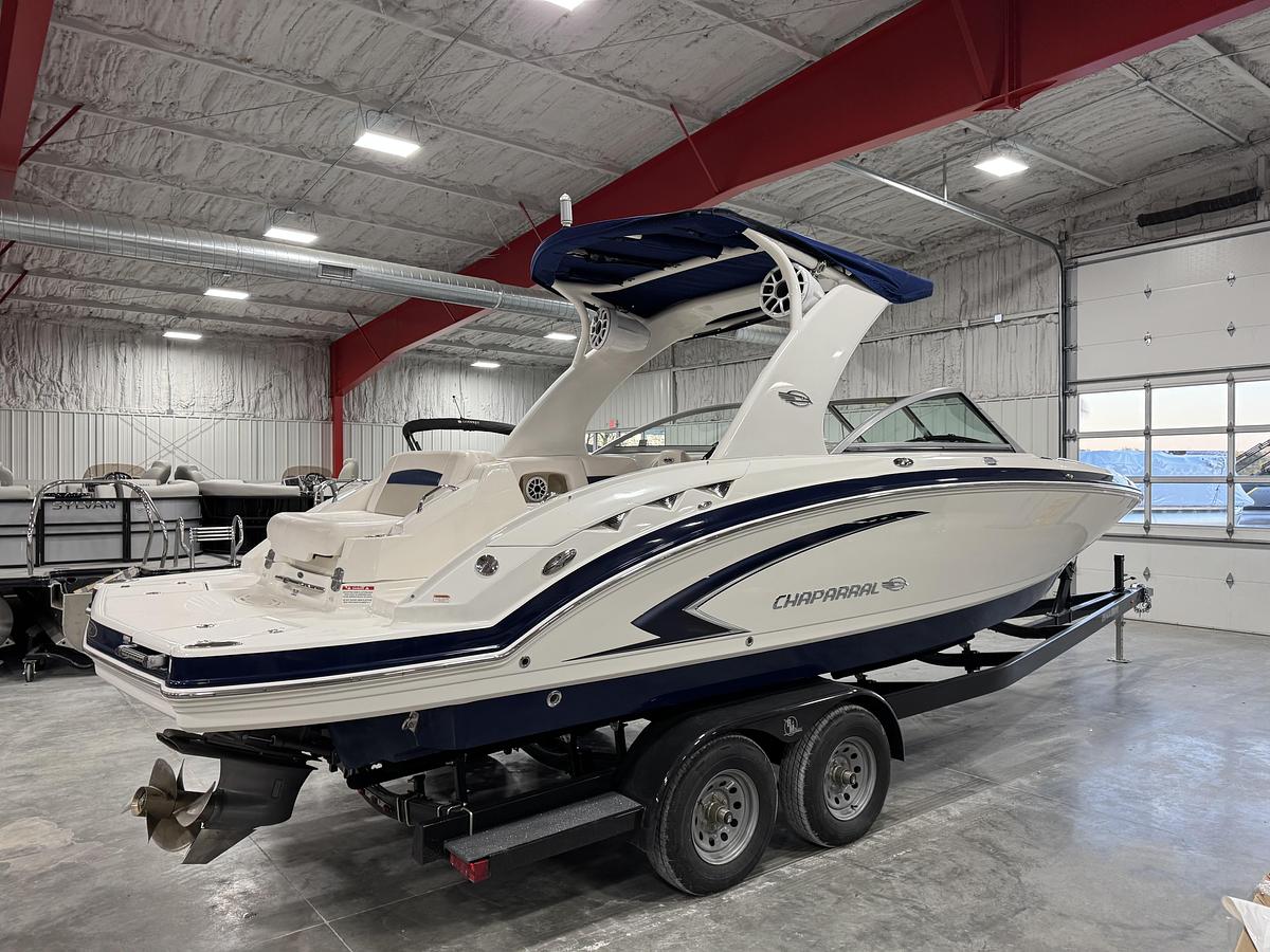 Used 2010 Chaparral 264 Sunesta