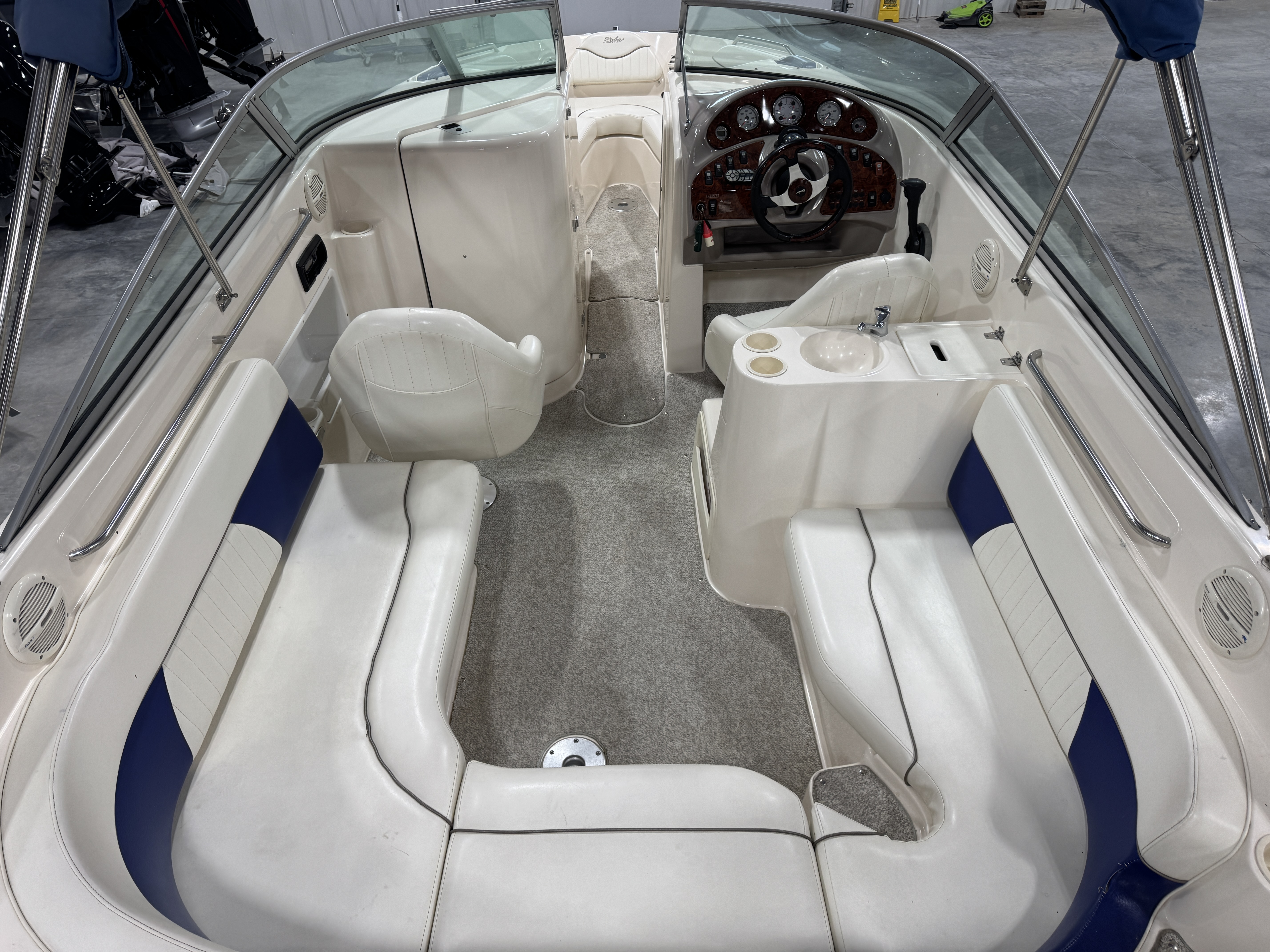 Used 2004 Rinker 262 BR