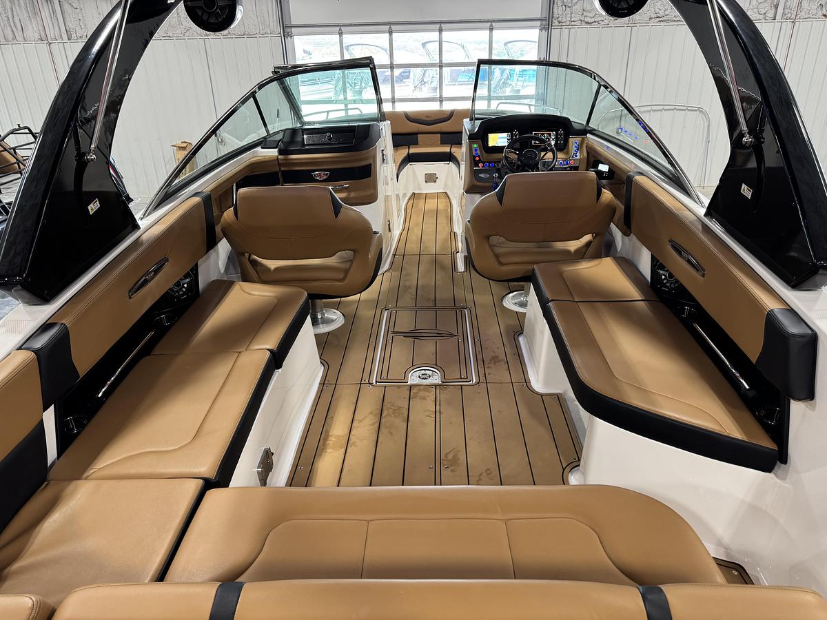 Used 2023 Chaparral 305 SSX