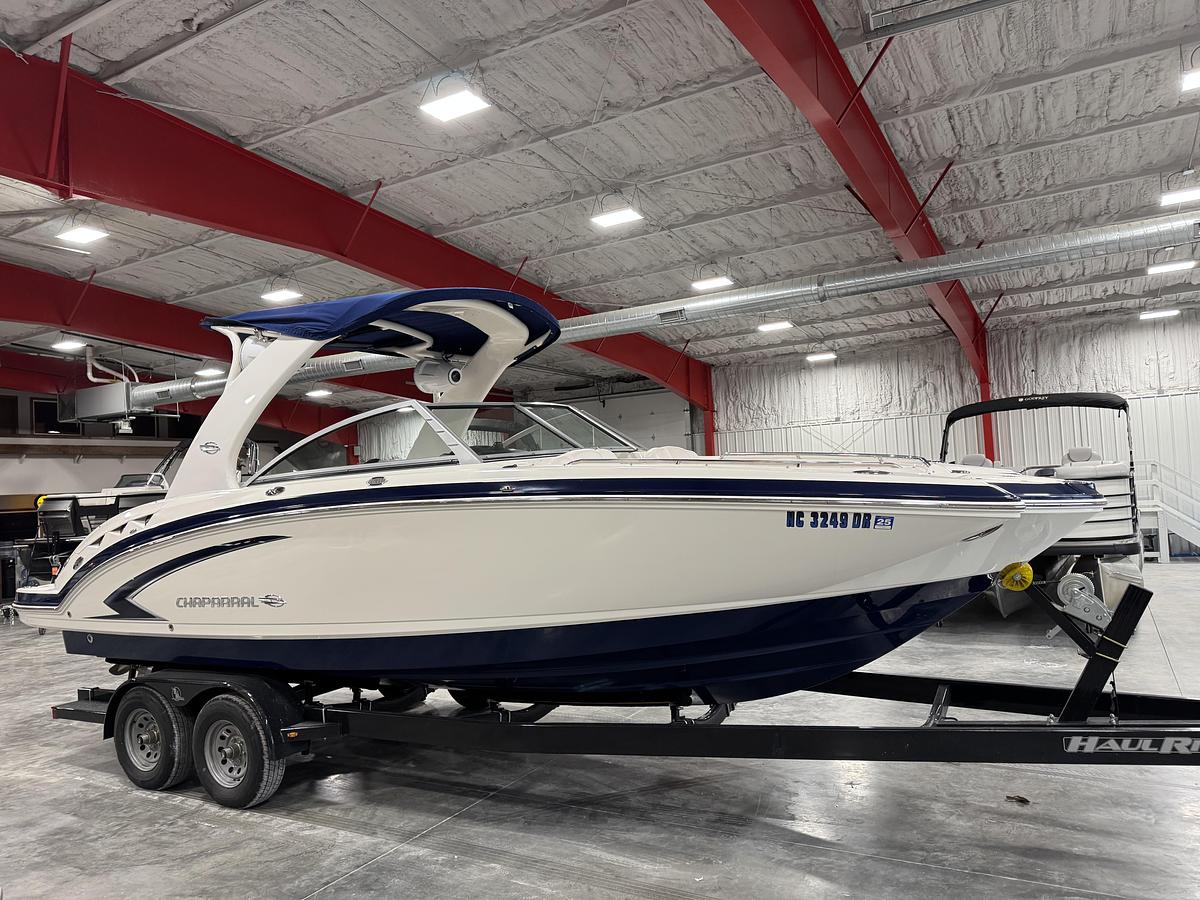 Used 2010 Chaparral 264 Sunesta