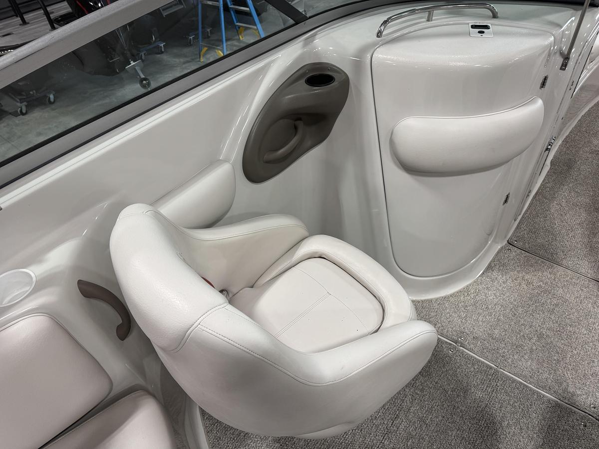 Used 2003 Crownline 270 BR