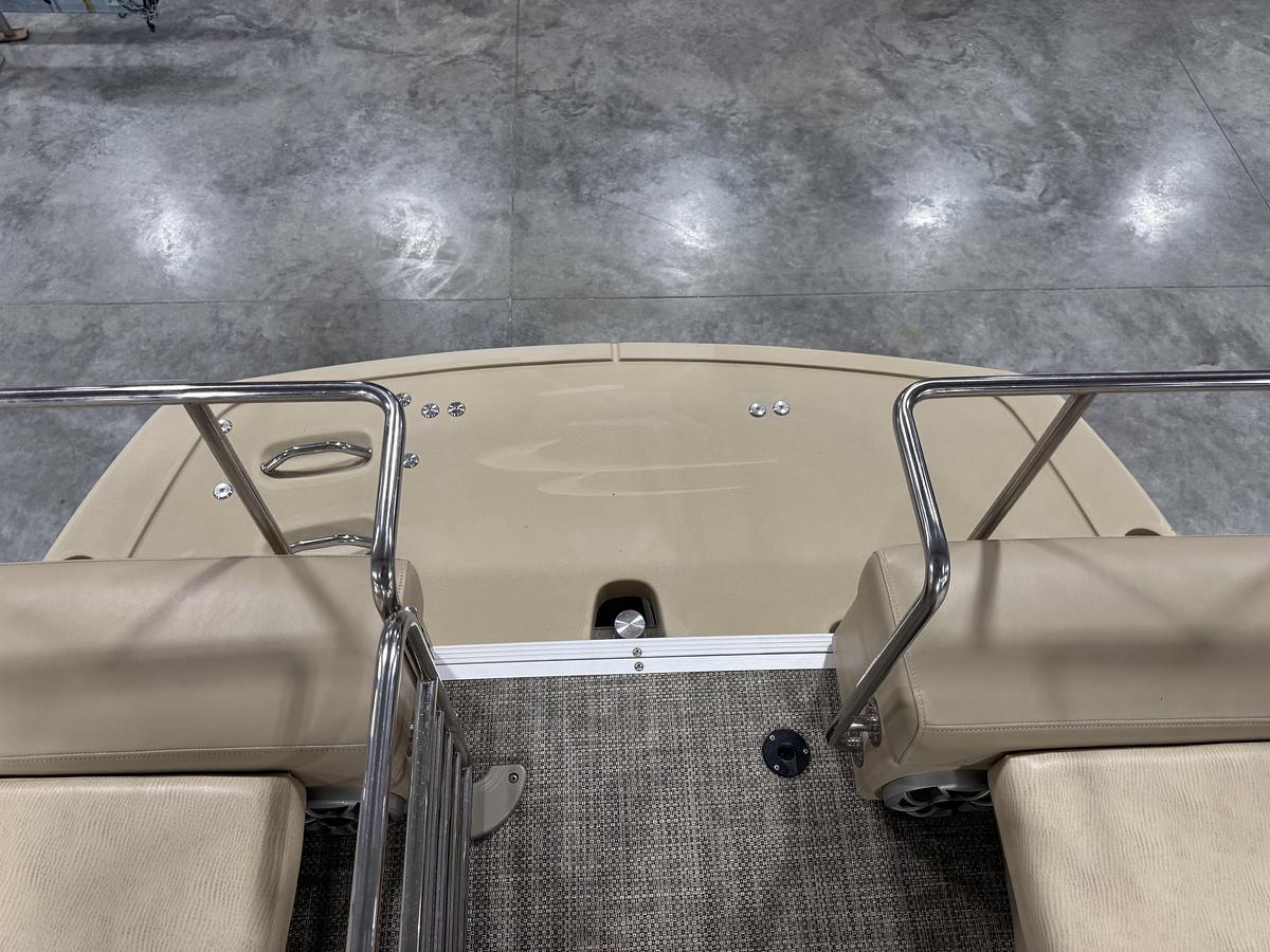 Used 2015 Bennington 2875 QCW