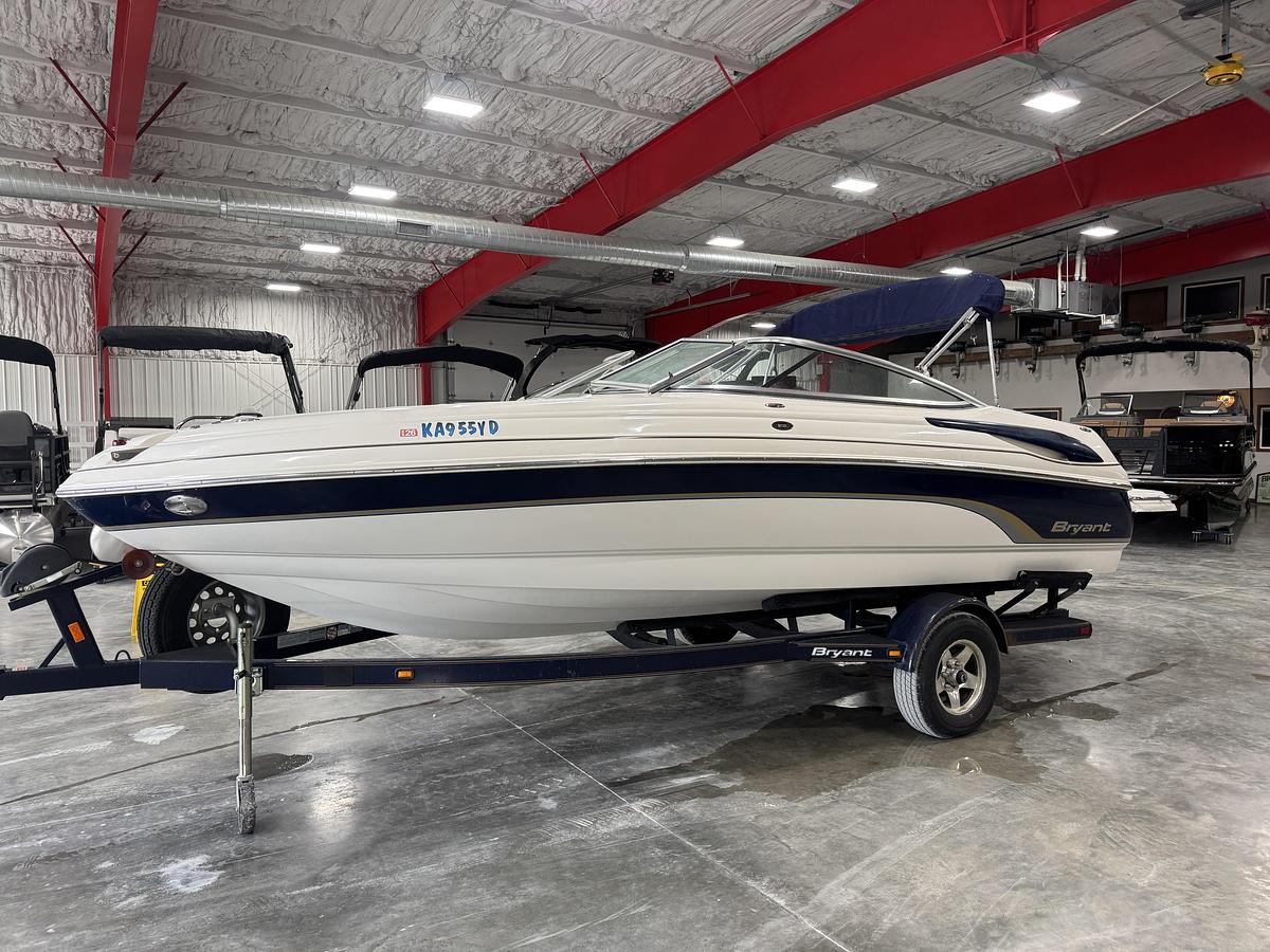 Used 2006 Bryant 206 BR