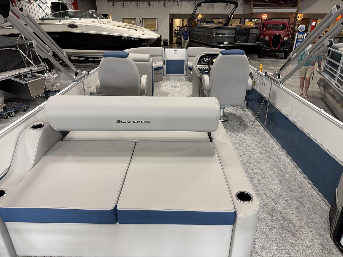 2026 Berkshire 24 UL LE
