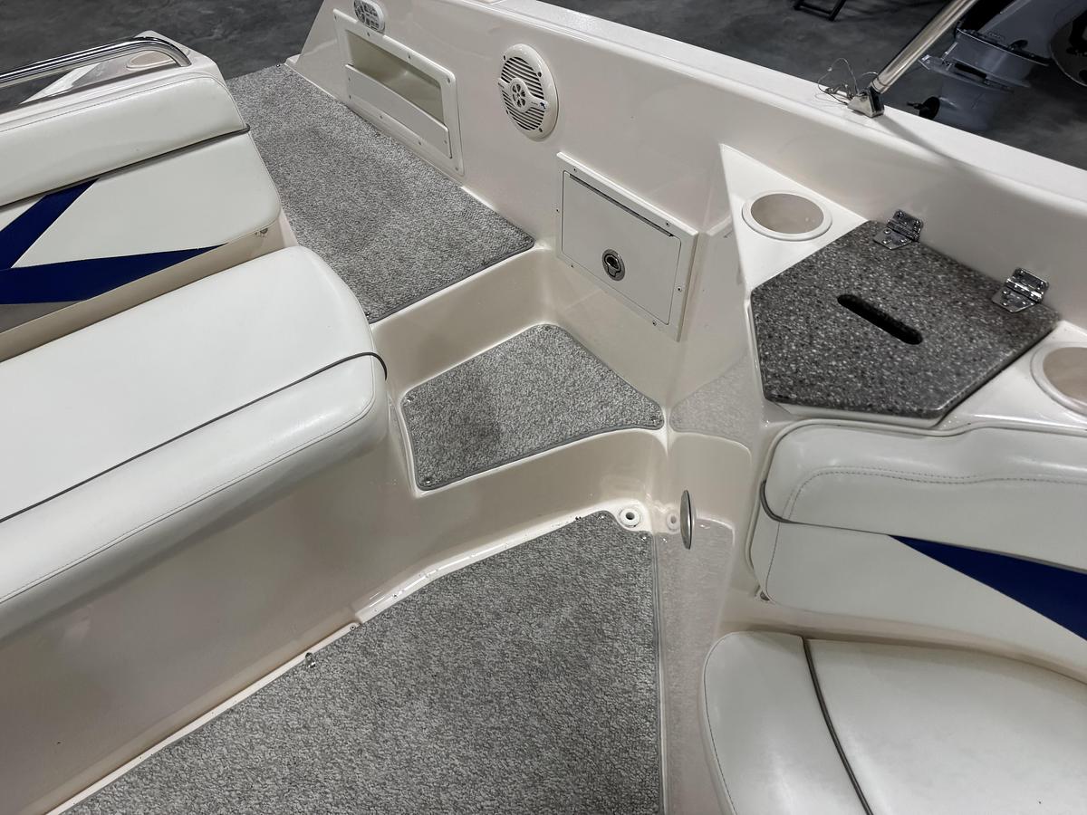 Used 2004 Rinker 282 BR