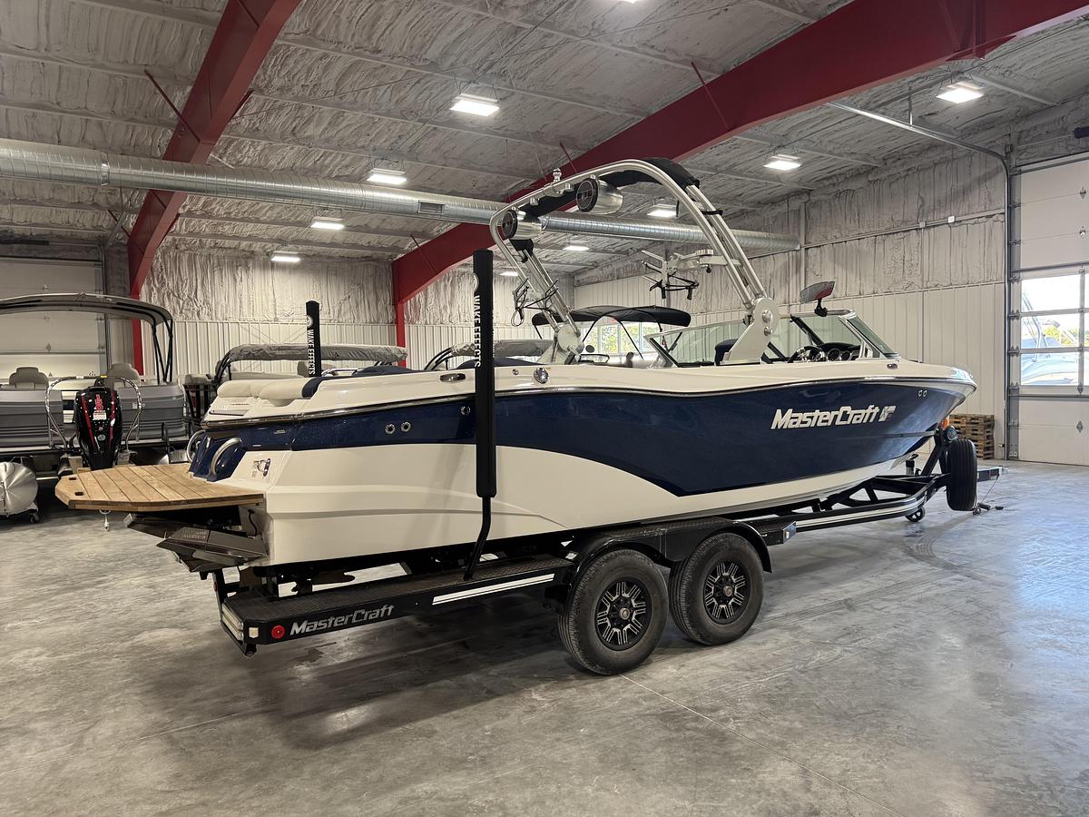 Used 2019 Mastercraft XT 25
