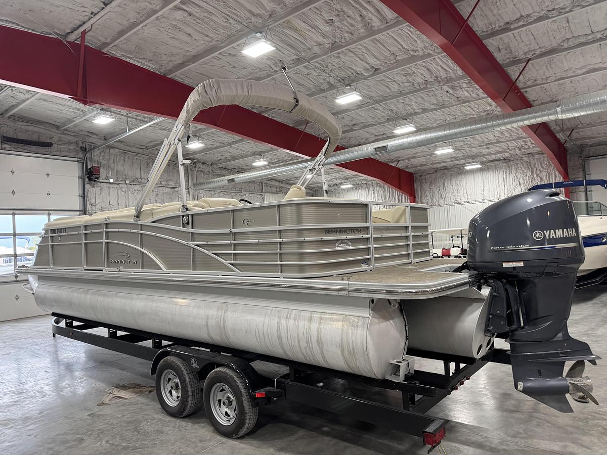 Used 2014 Bennington Q-25