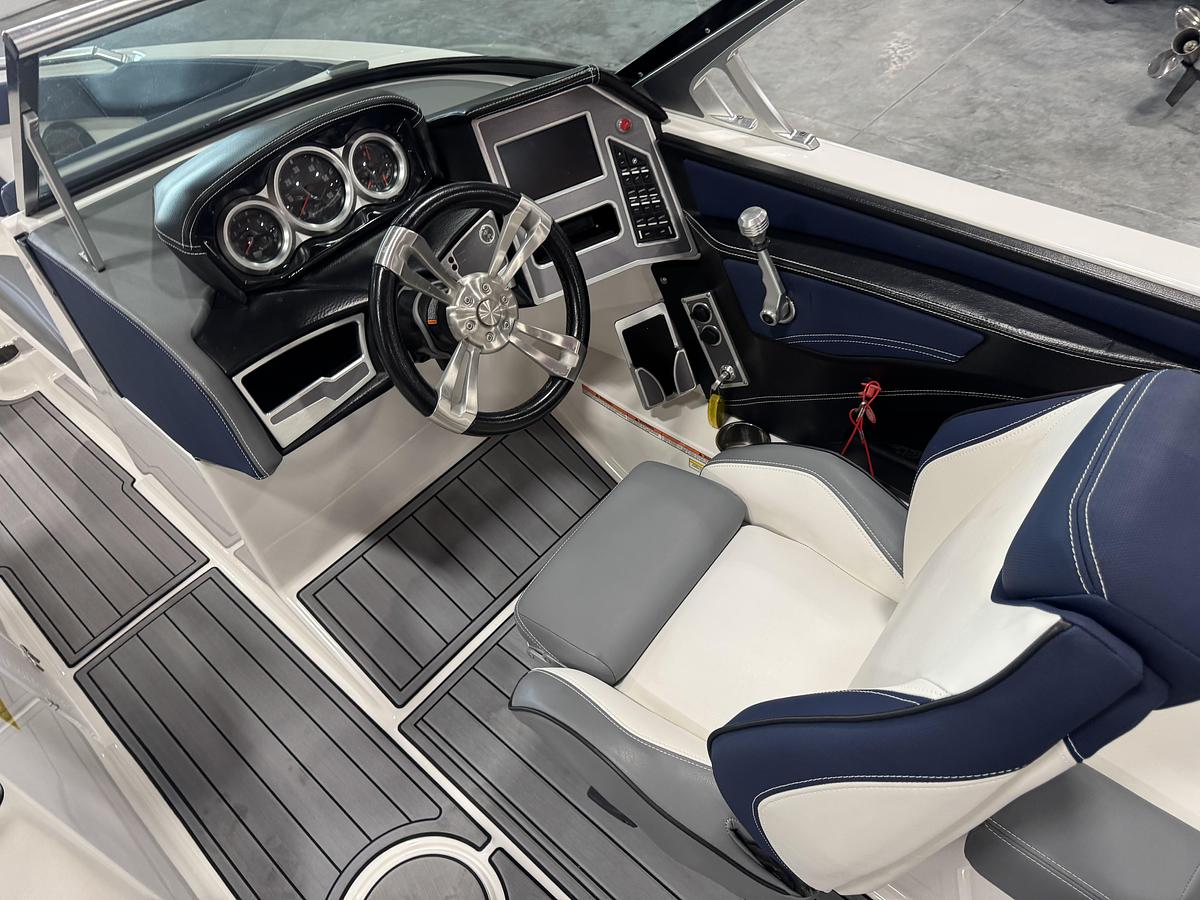 Used 2019 Mastercraft XT 25