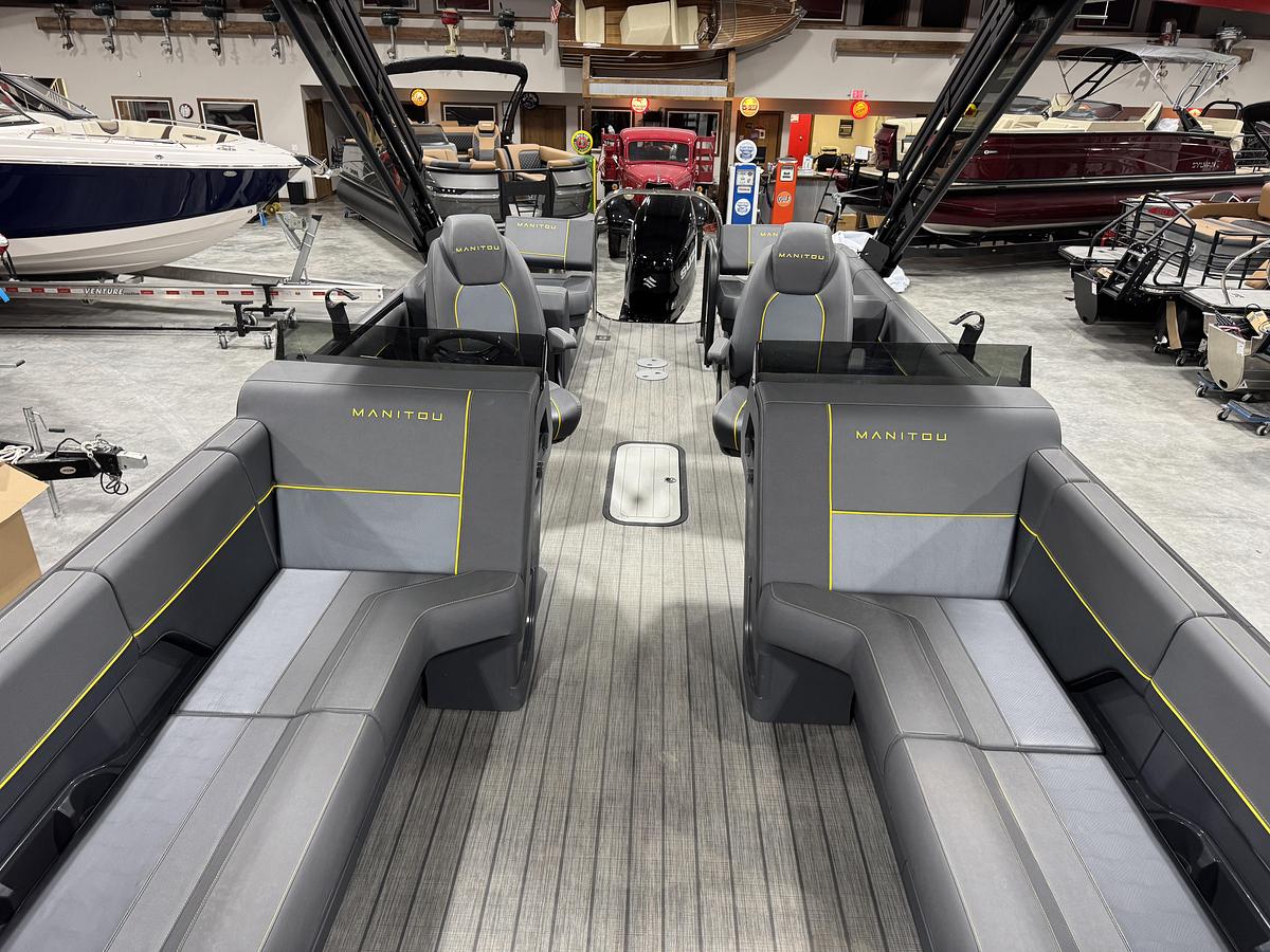 2025 Manitou 24 Explore