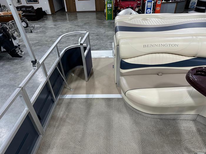 Used 2010 Bennington 2550