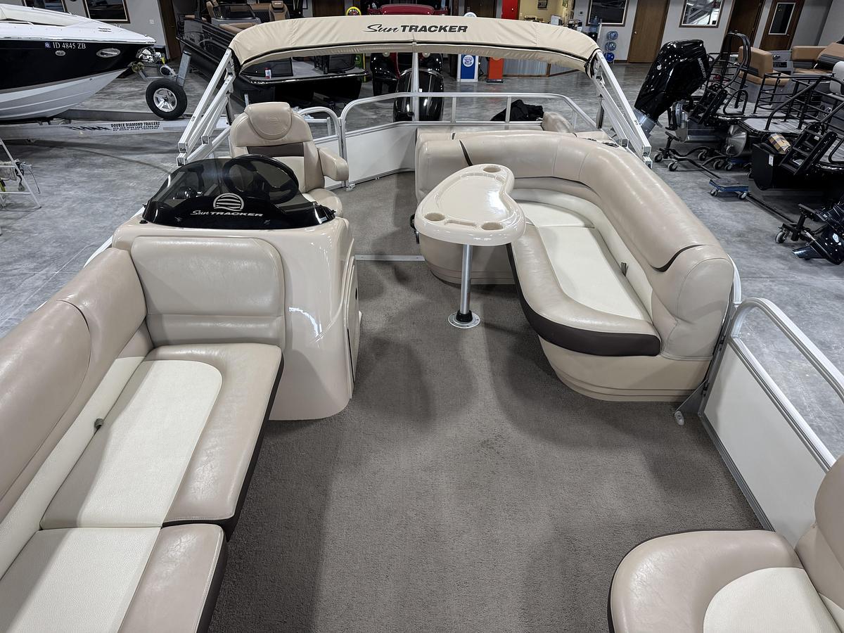 Used 2016 Sun-Tracker 22 Party Barge DLX XP3