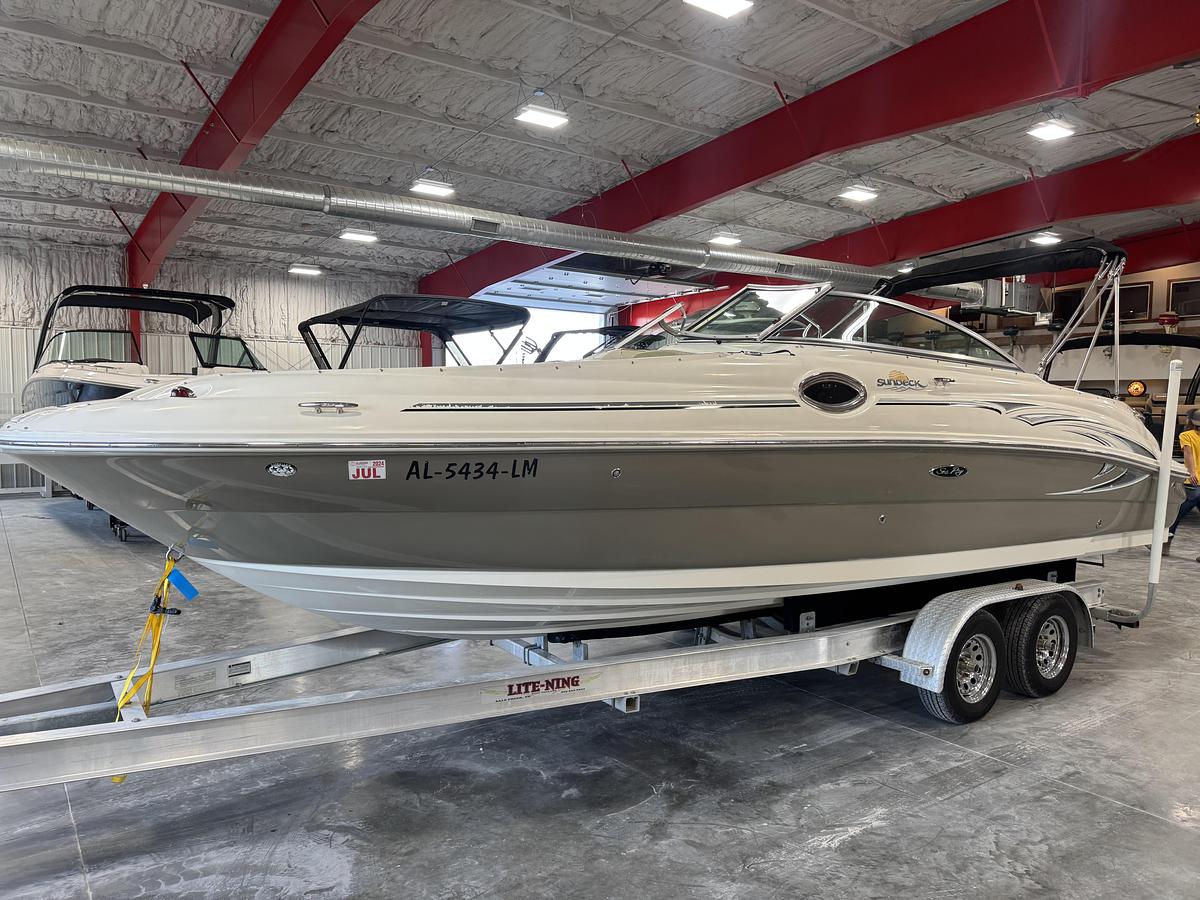 Used 2006 Sea Ray 240 Sundeck