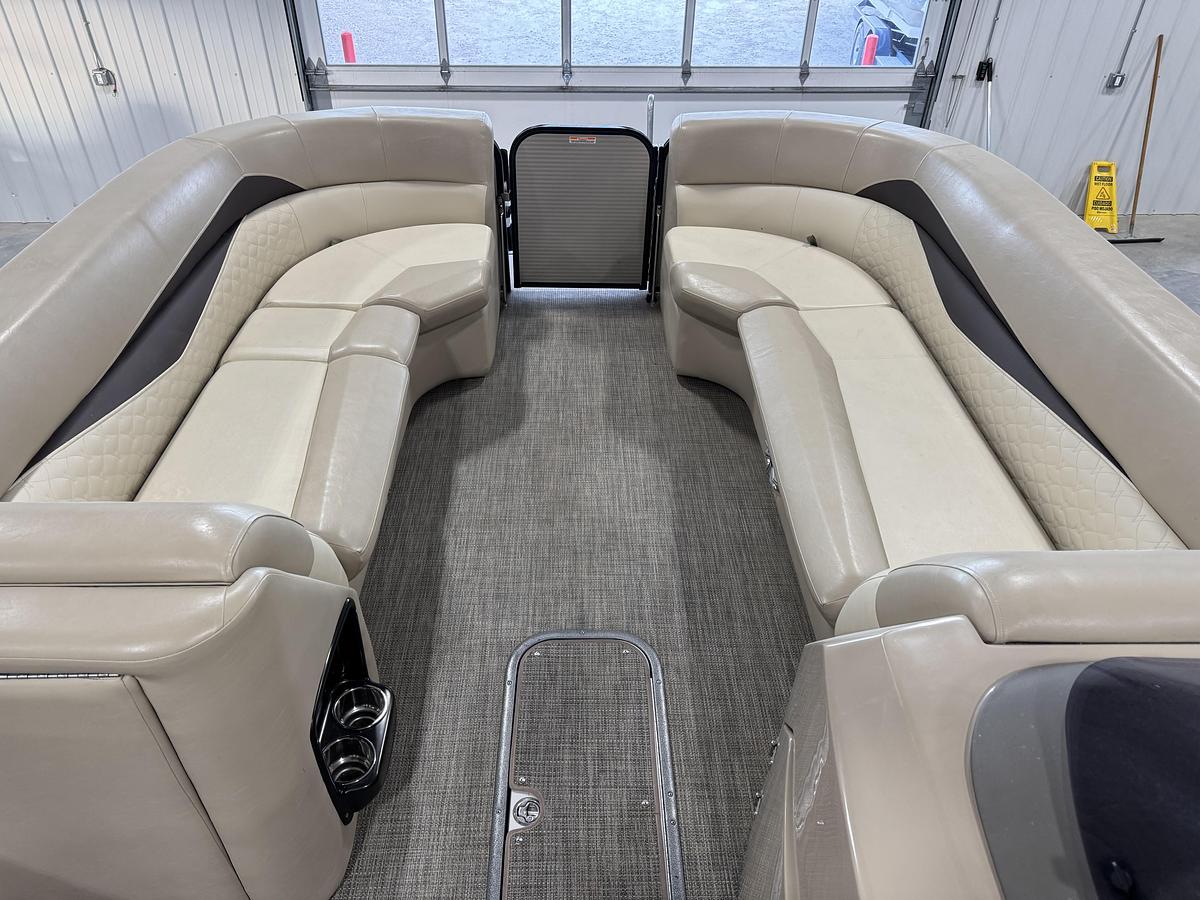 Used 2019 Manitou 250 Encore SHP