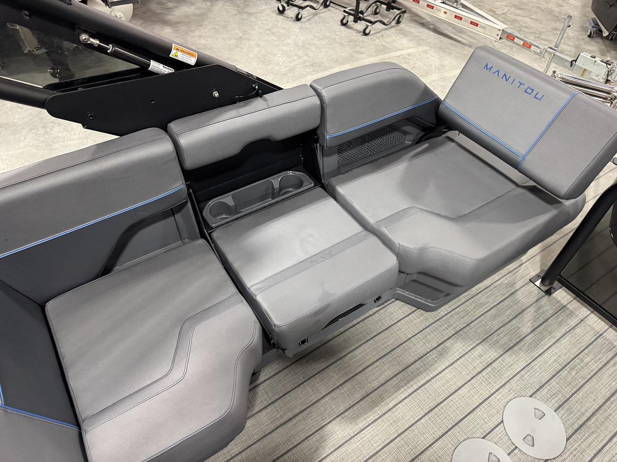 2025 Manitou 24 Explore