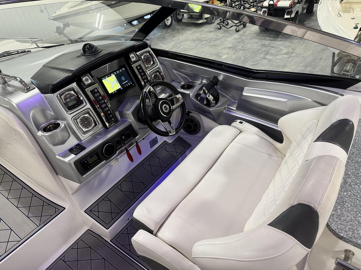 Used 2015 Chaparral 327 SSX