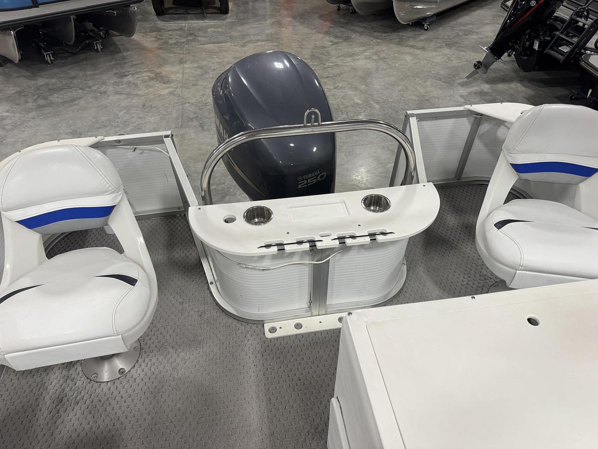 Used 2007 Manitou 25 Osprey SHP