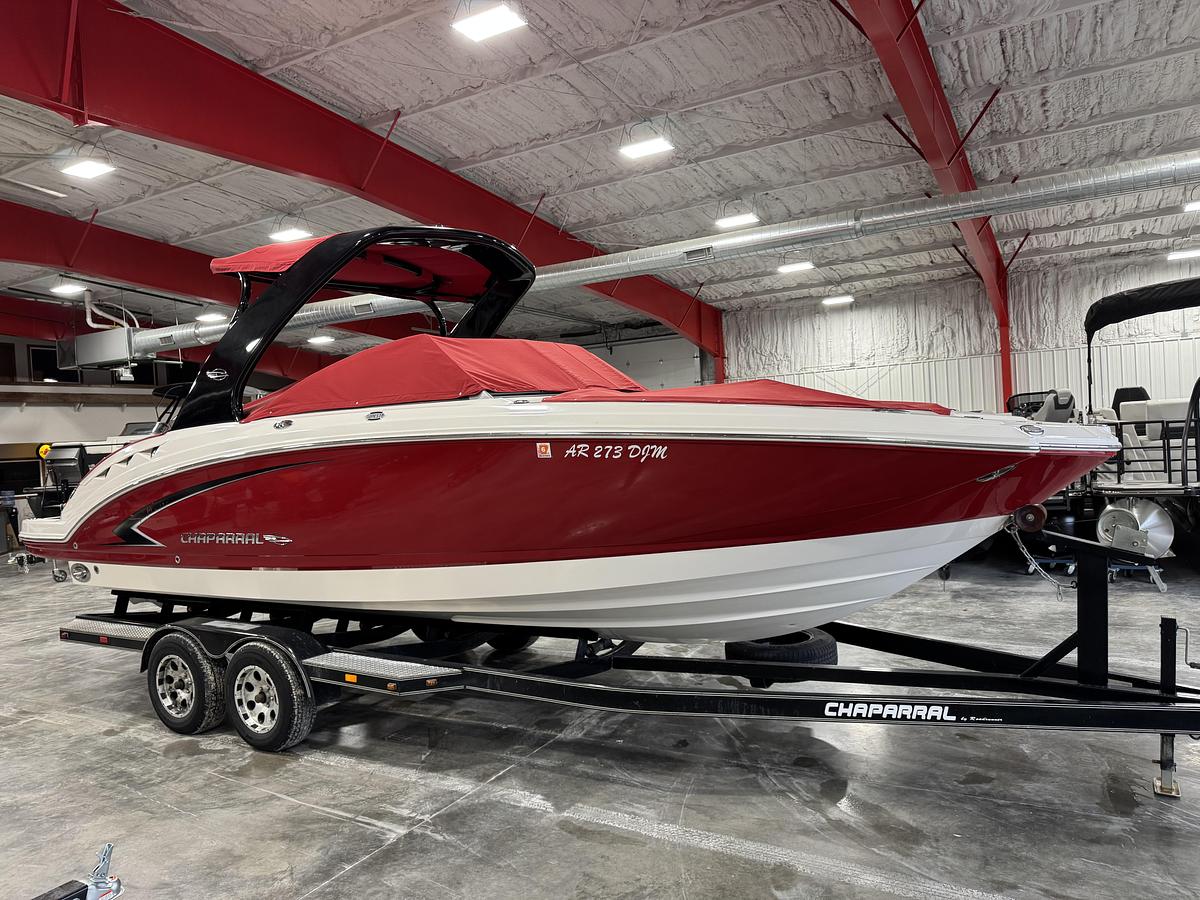 Used 2009 Chaparral 264 Sunesta