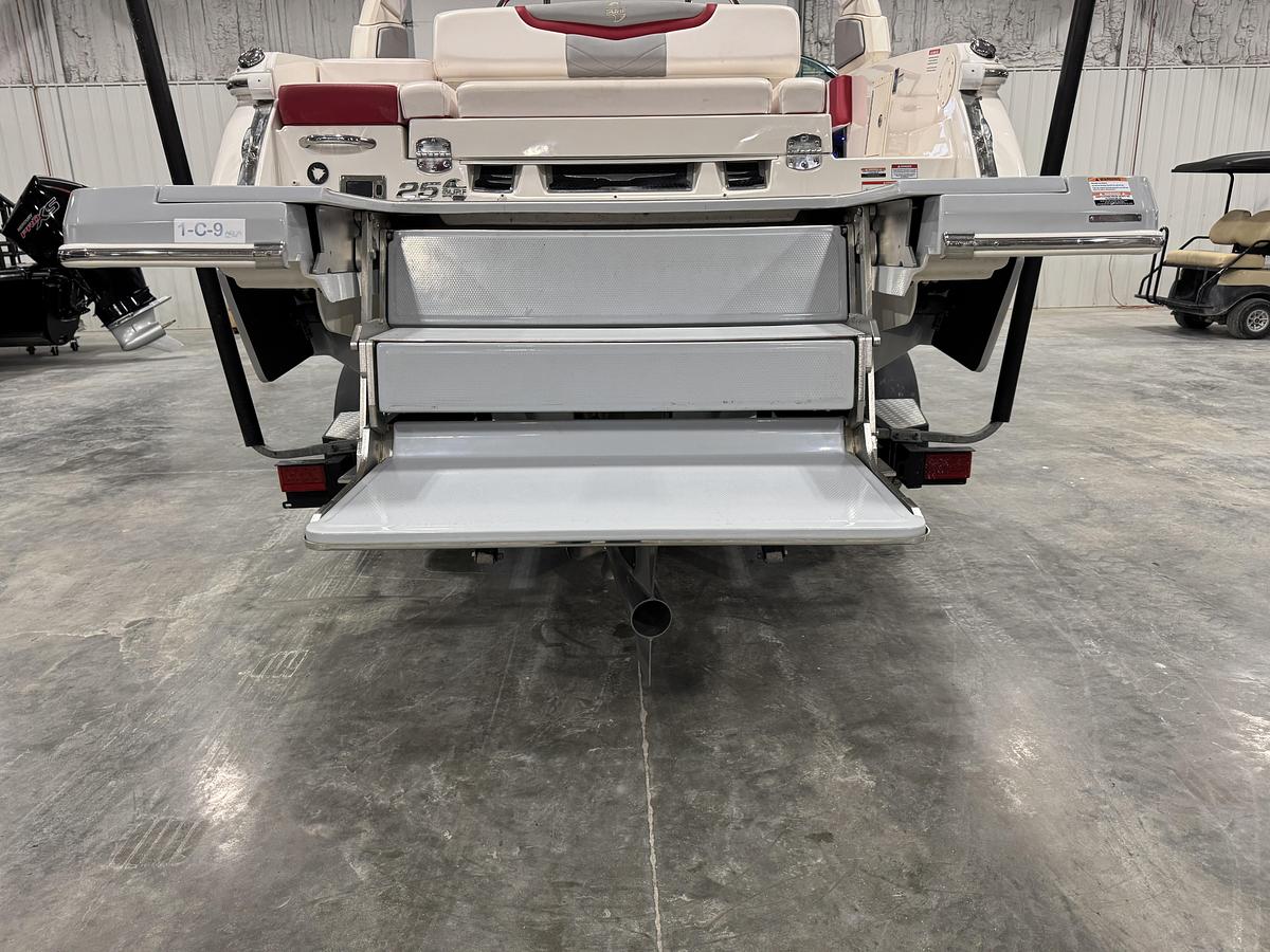 Used 2020 Chaparral 25 Surf