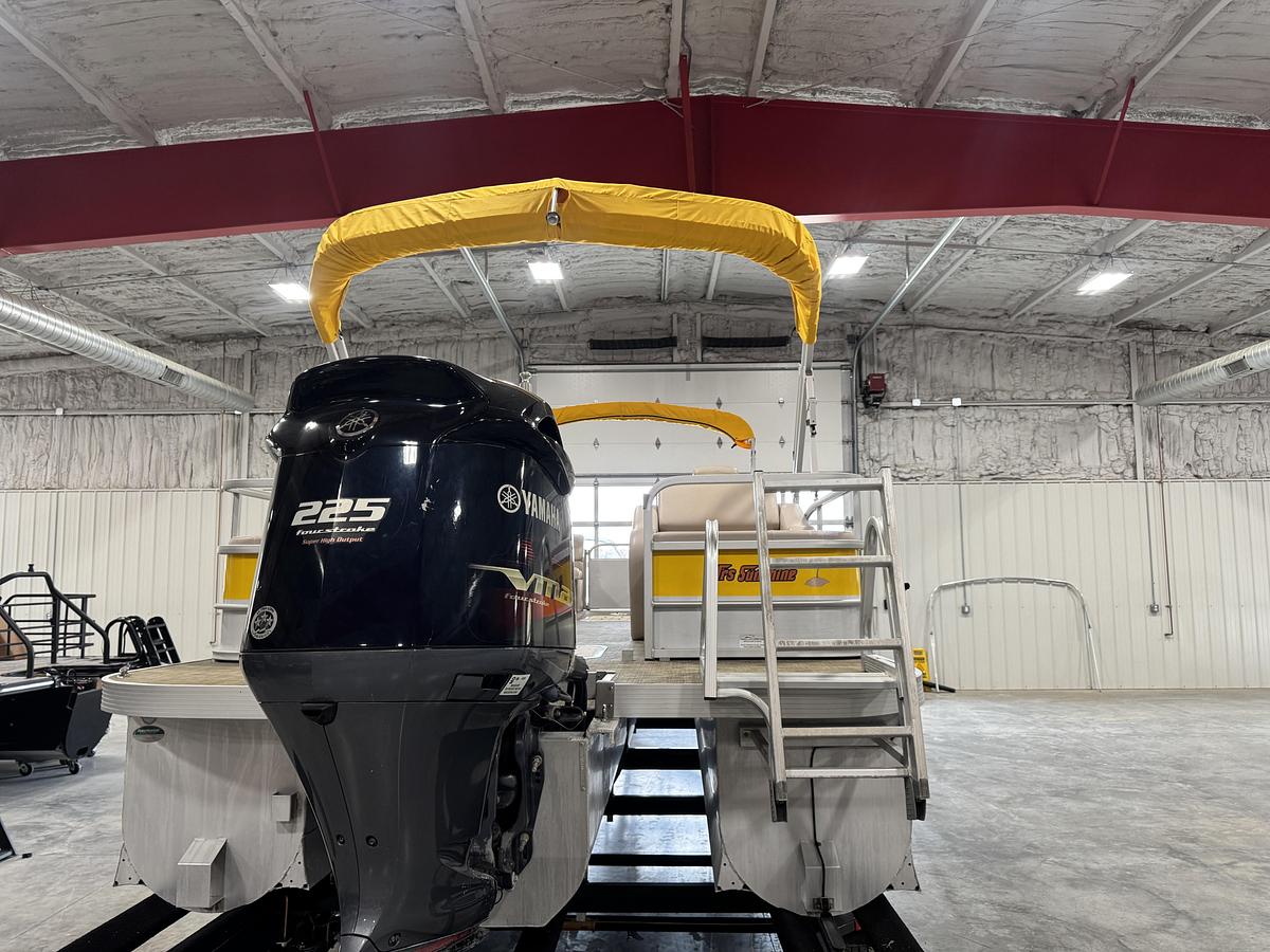 Used 2018 Suncatcher 322 VS