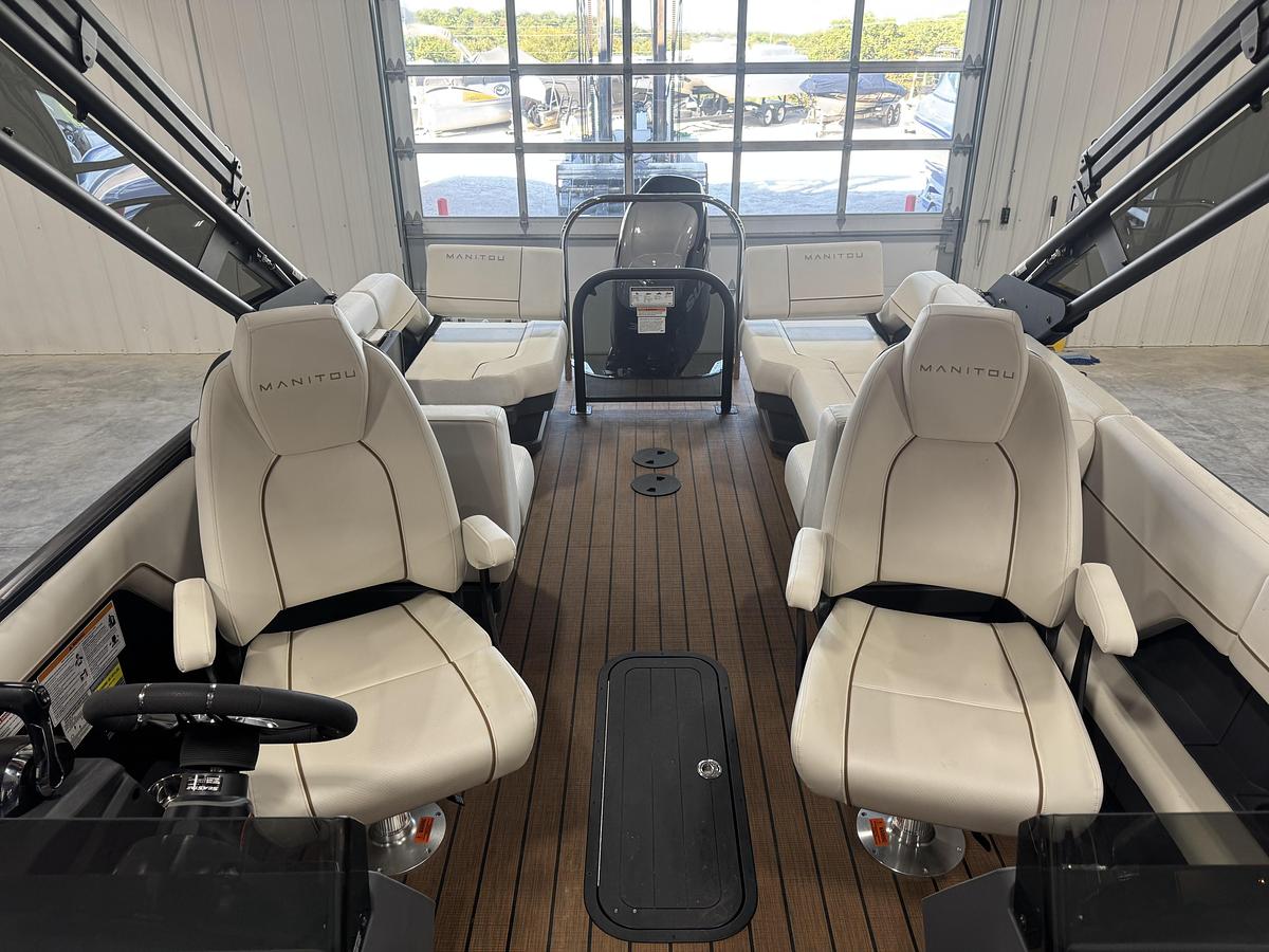 2025 Manitou 26 Explore