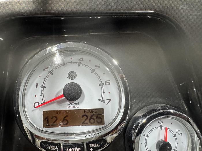 Used 2015 Premier 270 S