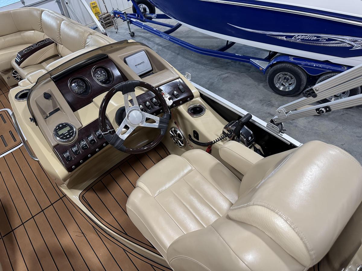 Used 2011 Bennington 2575 RCW I/O