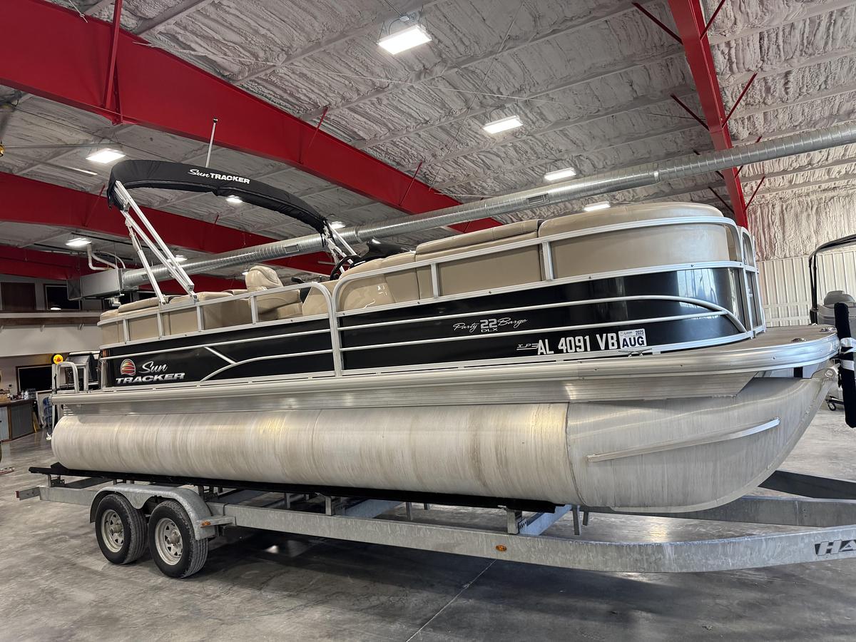 Used 2018 Sun-Tracker 22 Party-Barge DLX XP-3
