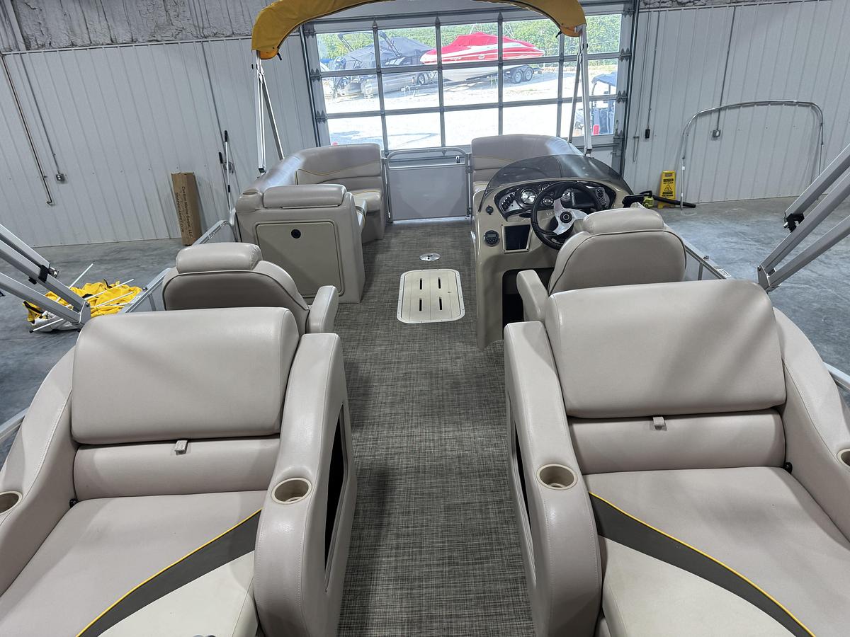 Used 2018 Suncatcher 322 VS