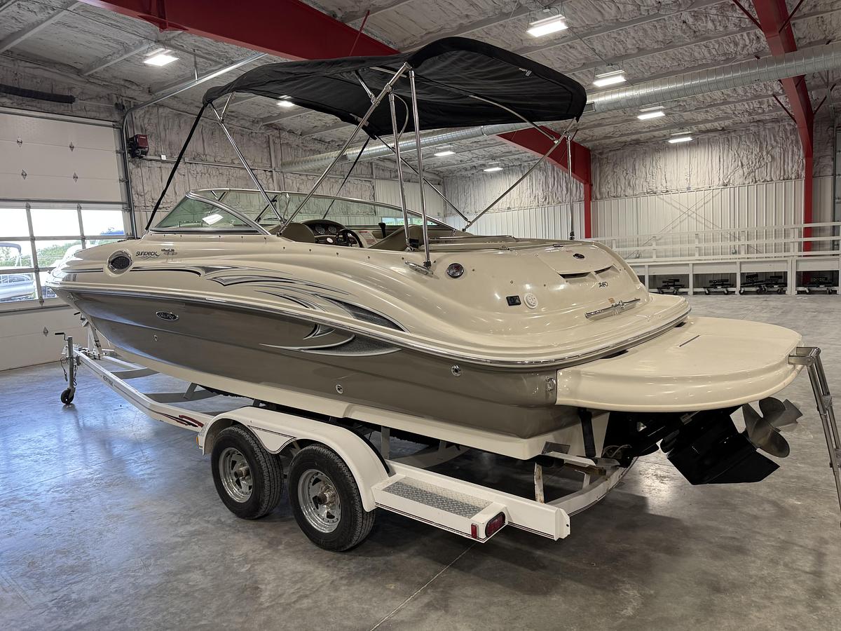Used 2005 Sea Ray 240 Sundeck