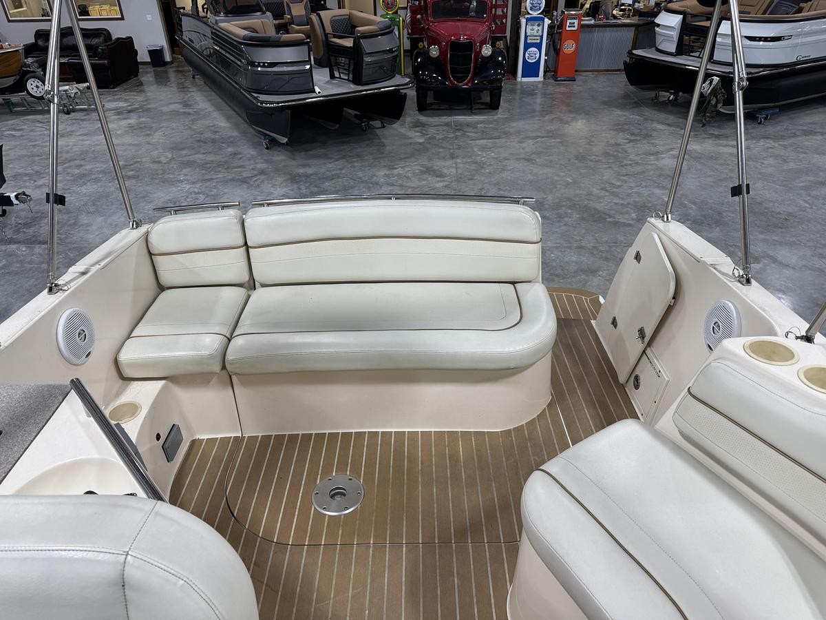 Used 2006 Rinker 250 Fiesta Vee