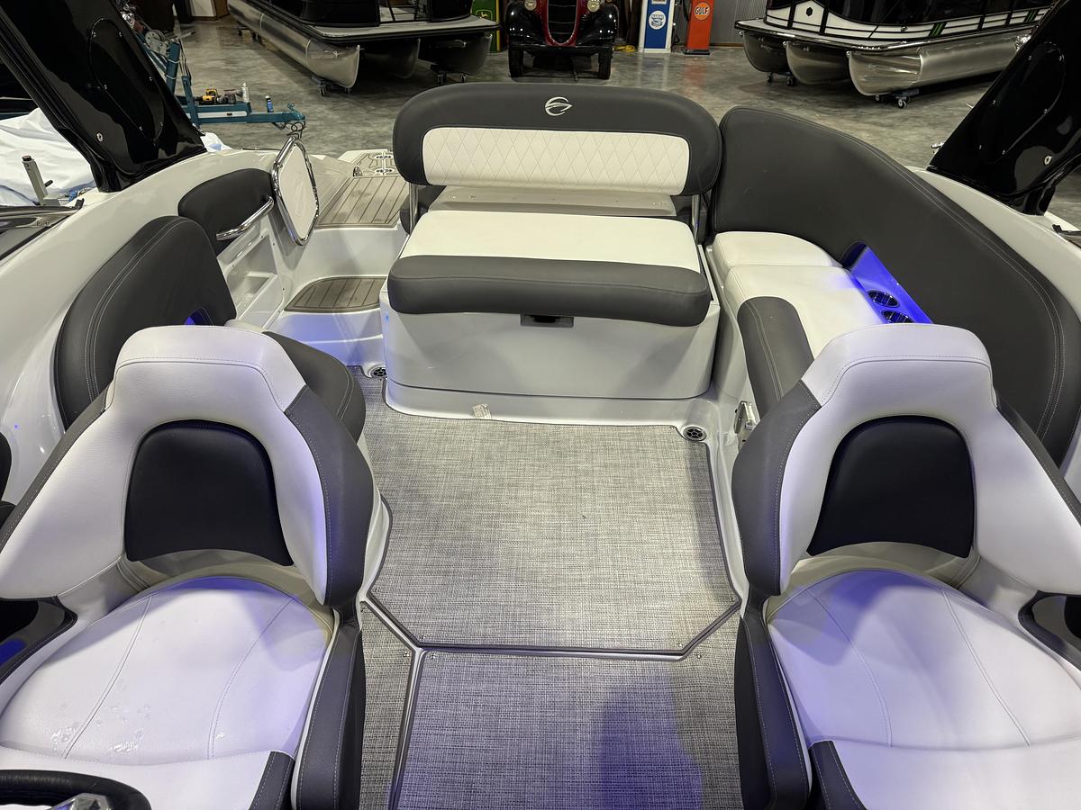 Used 2020 Crownline 255 SS