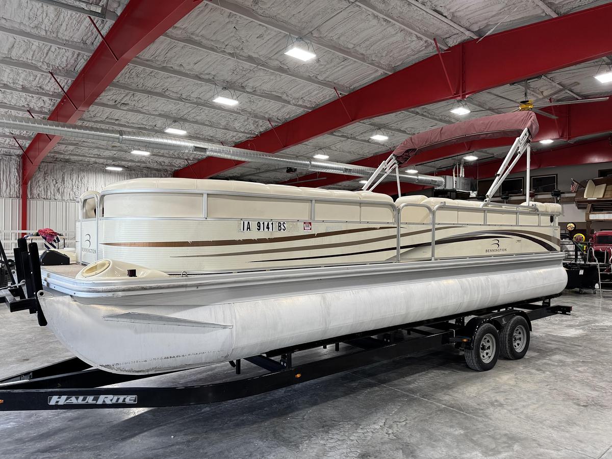 Used 2001 Bennington 2575 RLX