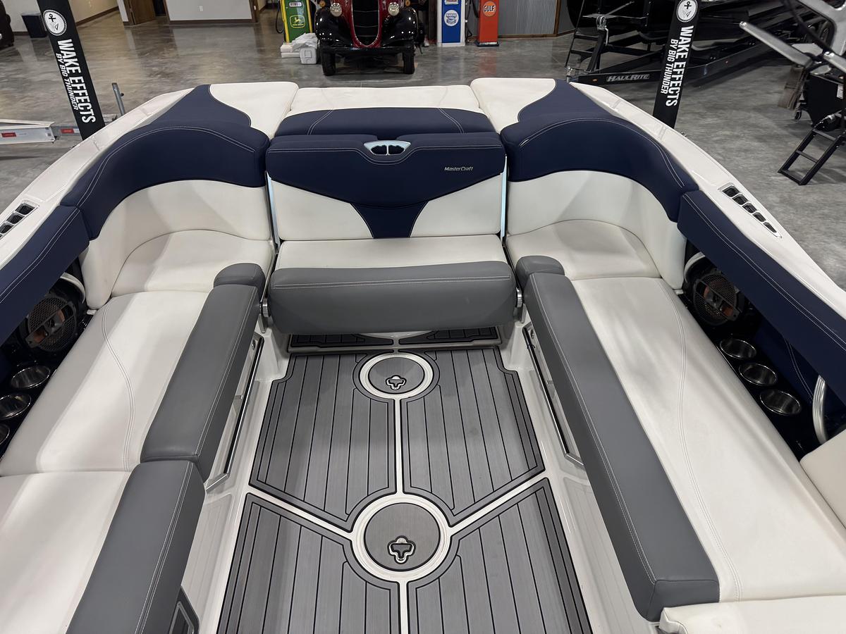 Used 2019 Mastercraft XT 25