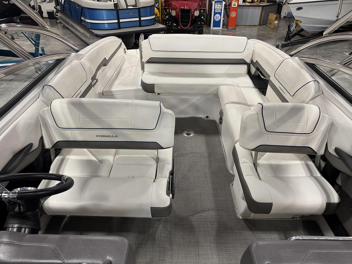 Used 2016 Formula 270 BR