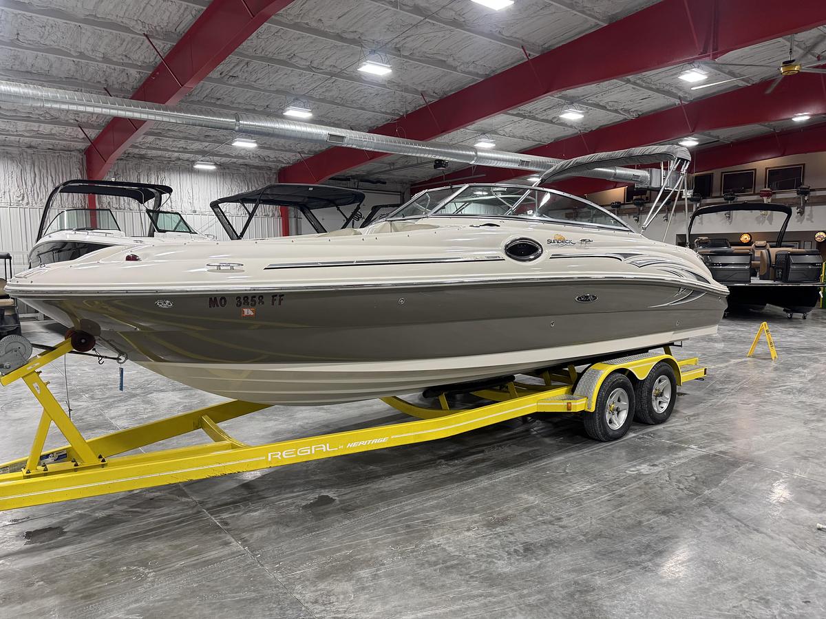 Used 2005 Sea Ray 240 Sundeck