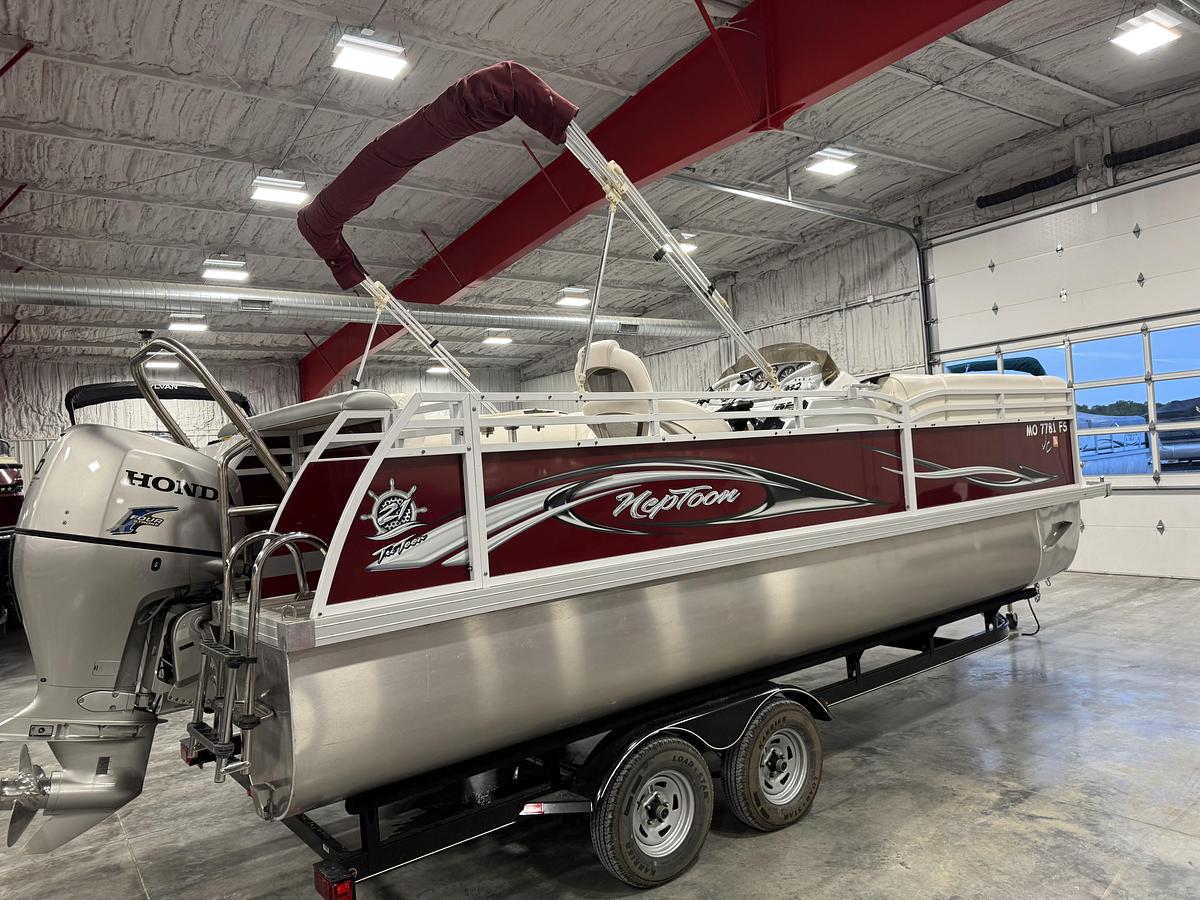 Used 2012 JC Tritoon 21 Neptoon