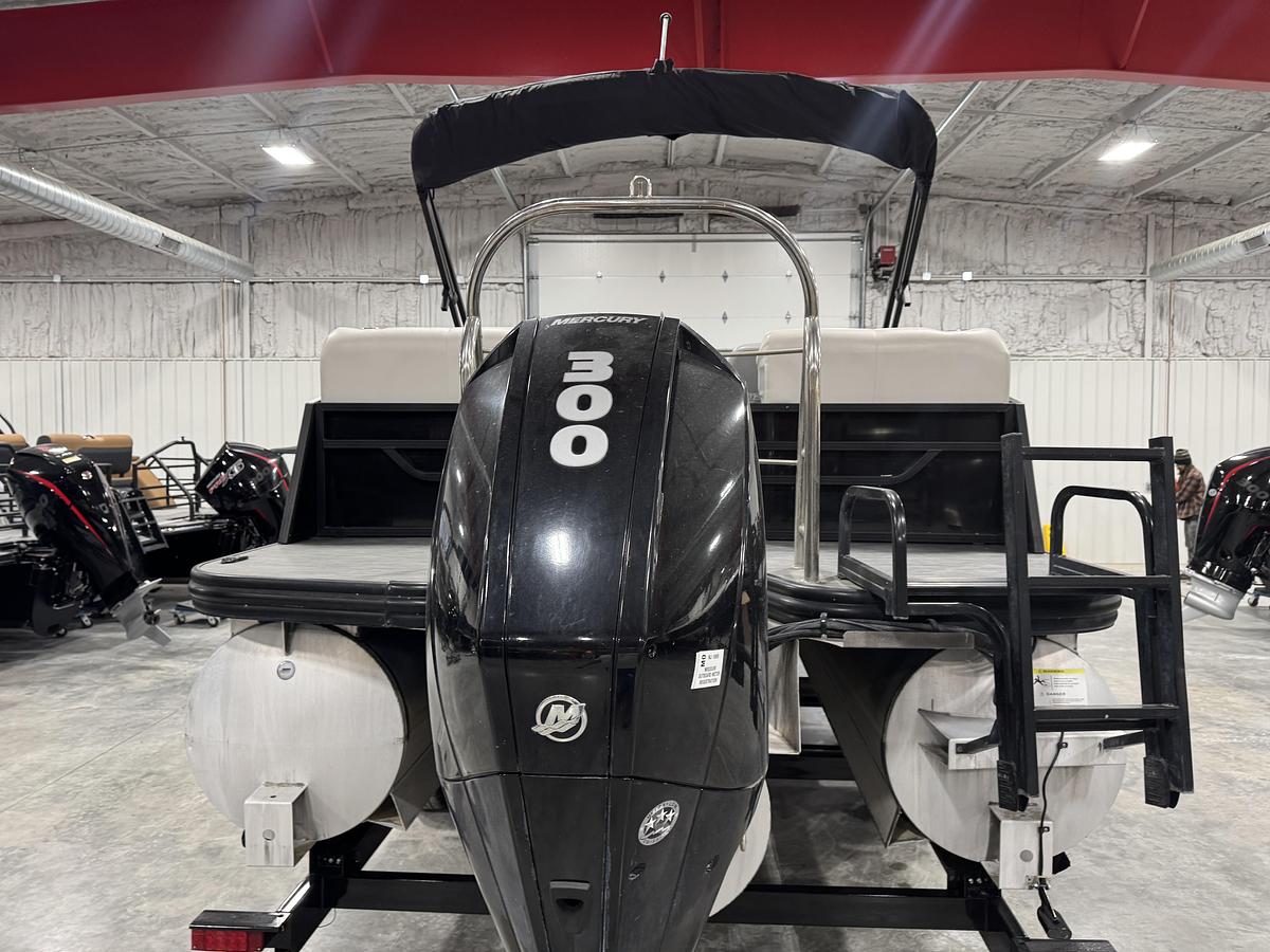 Used 2022 Lowe 270 SS