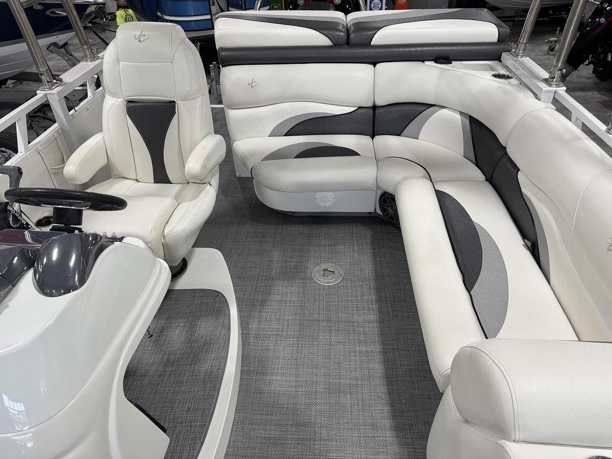 Used 2014 JC 26 Sportoon