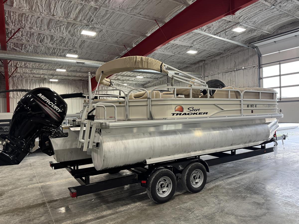 Used 2016 Sun-Tracker 22 Party Barge DLX XP3