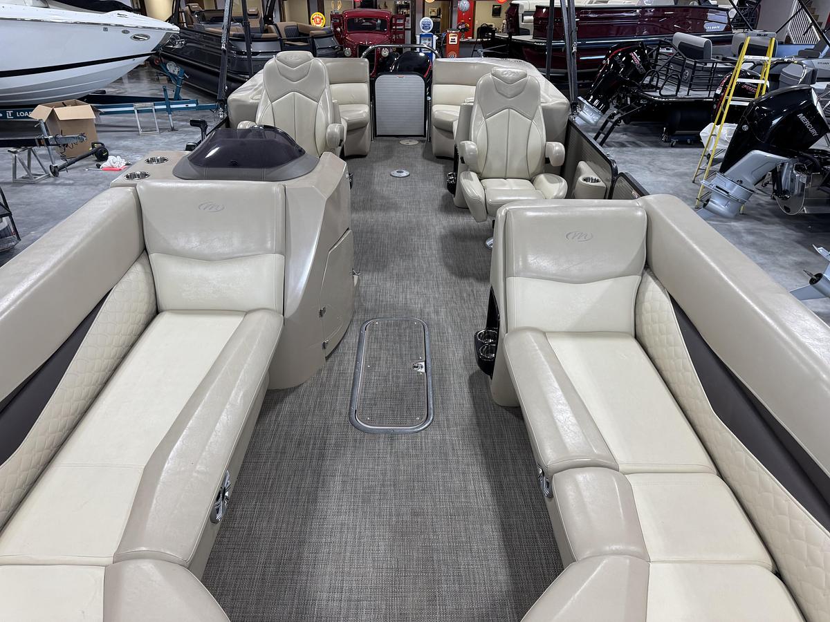 Used 2019 Manitou 250 Encore SHP