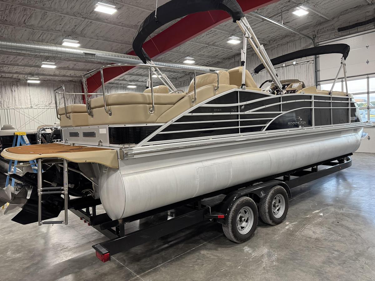 Used 2011 Bennington 2575 RCW I/O