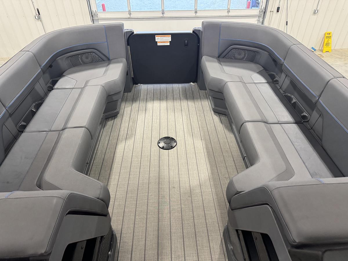 2025 Manitou 24 Explore