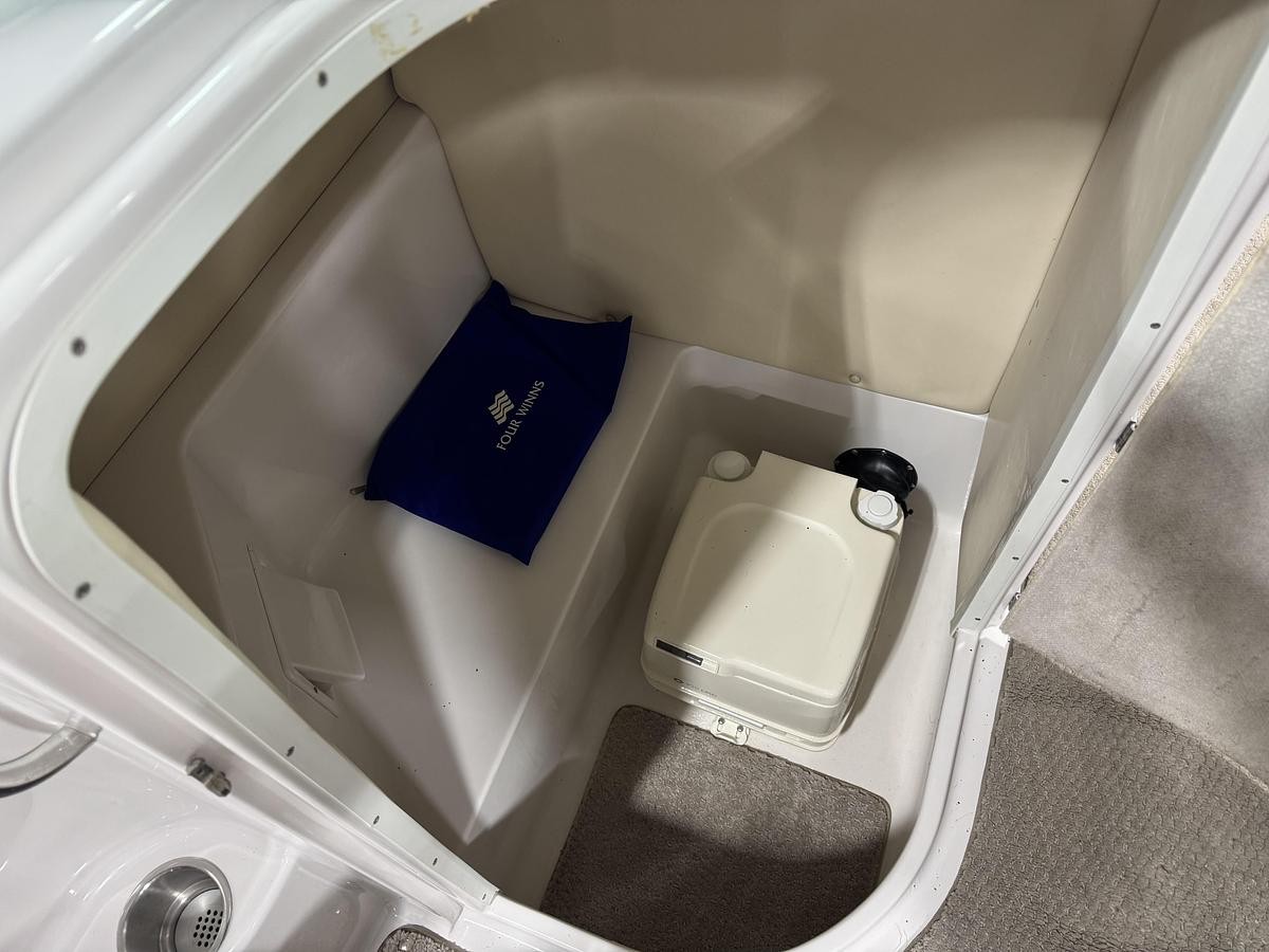 Used 2006 Four Winns 244 Funship