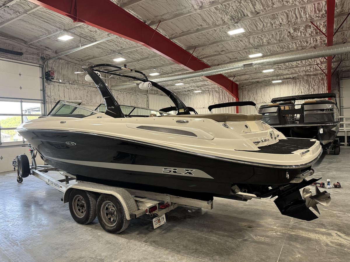 Used 2013 Sea Ray 250 SLX