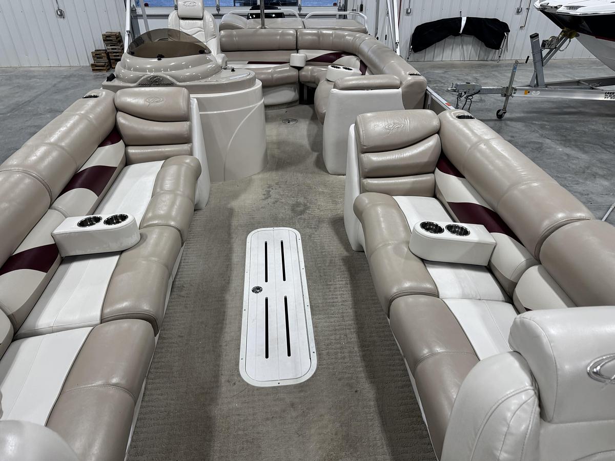 Used 2008 Crest 2570 XRS III