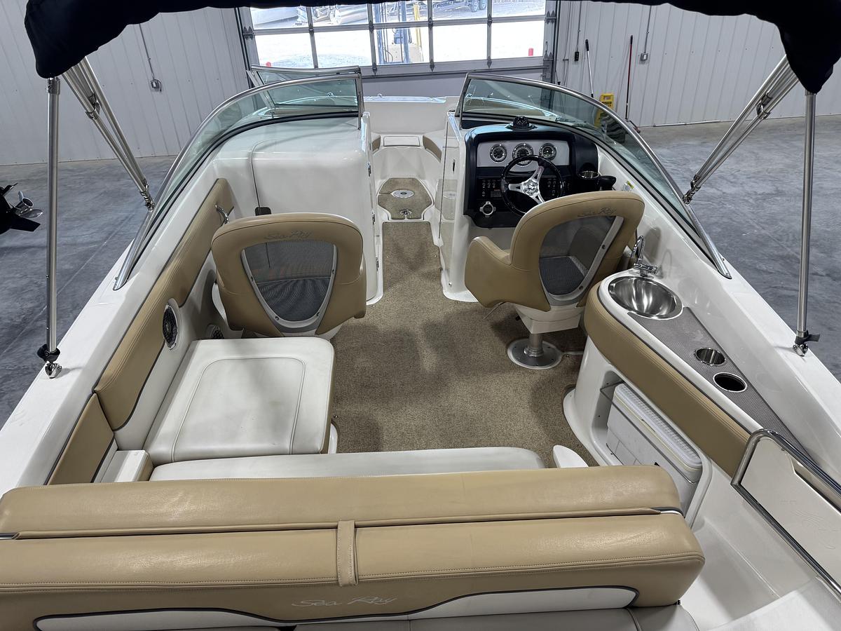 Used 2011 Sea Ray 240 Sundeck