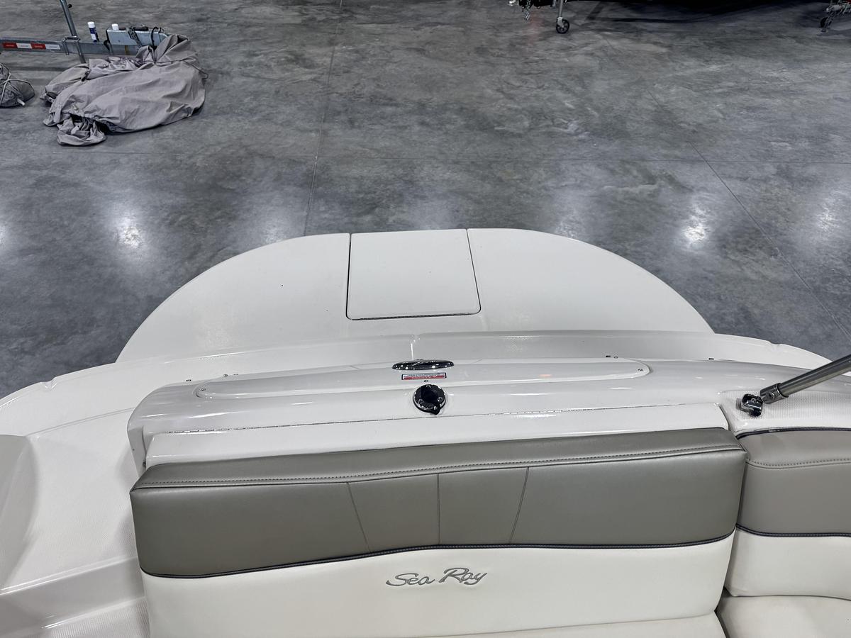 Used 2005 Sea Ray 240 Sundeck