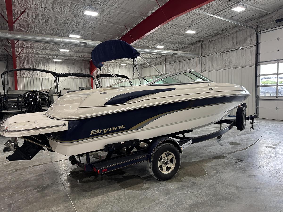 Used 2006 Bryant 206 BR