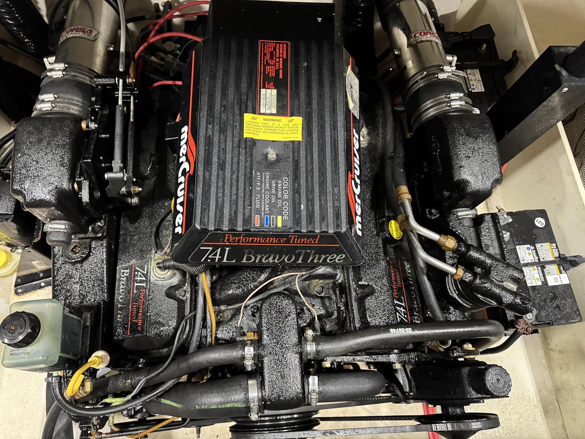 Used 1995 Cobalt 252 BR