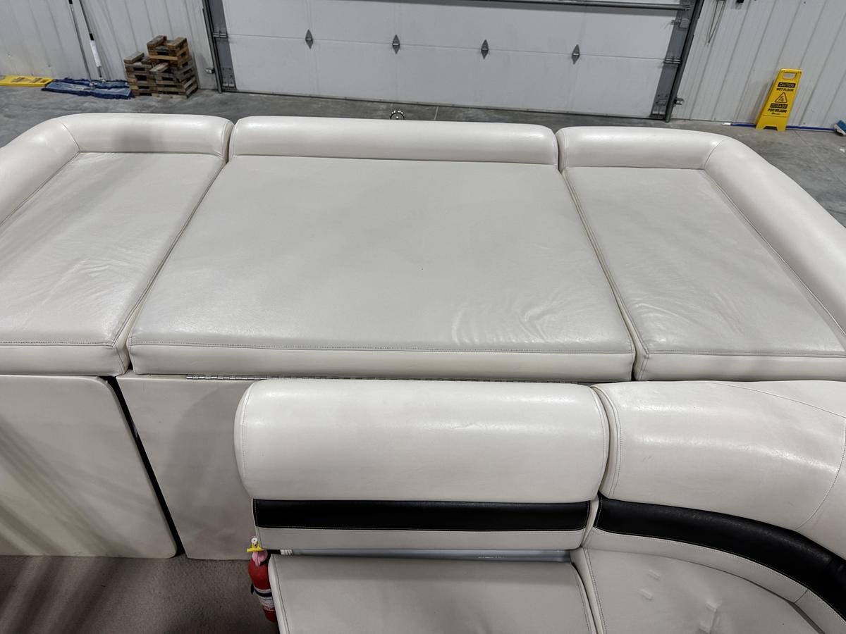 Used 2002 Voyager 25 Cruise Tri-Toon